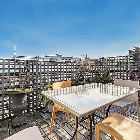 Superb With Large Terrace Lägenhet *