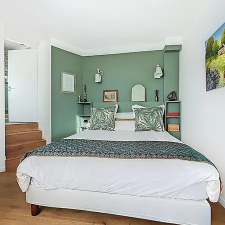 Superb With Large Terrace Apartment